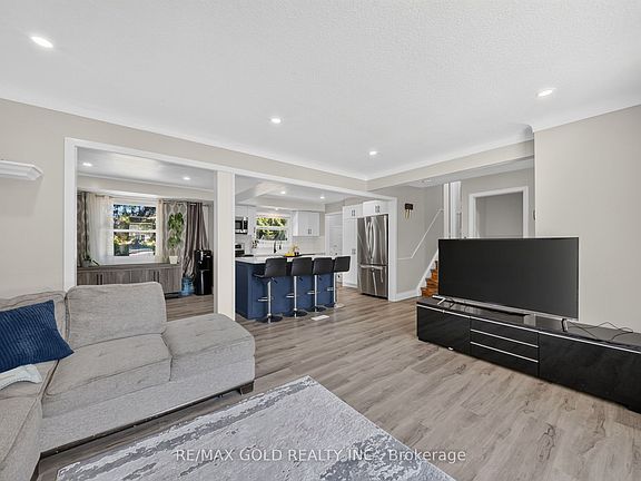 4th image of 670 Grenfell Dr