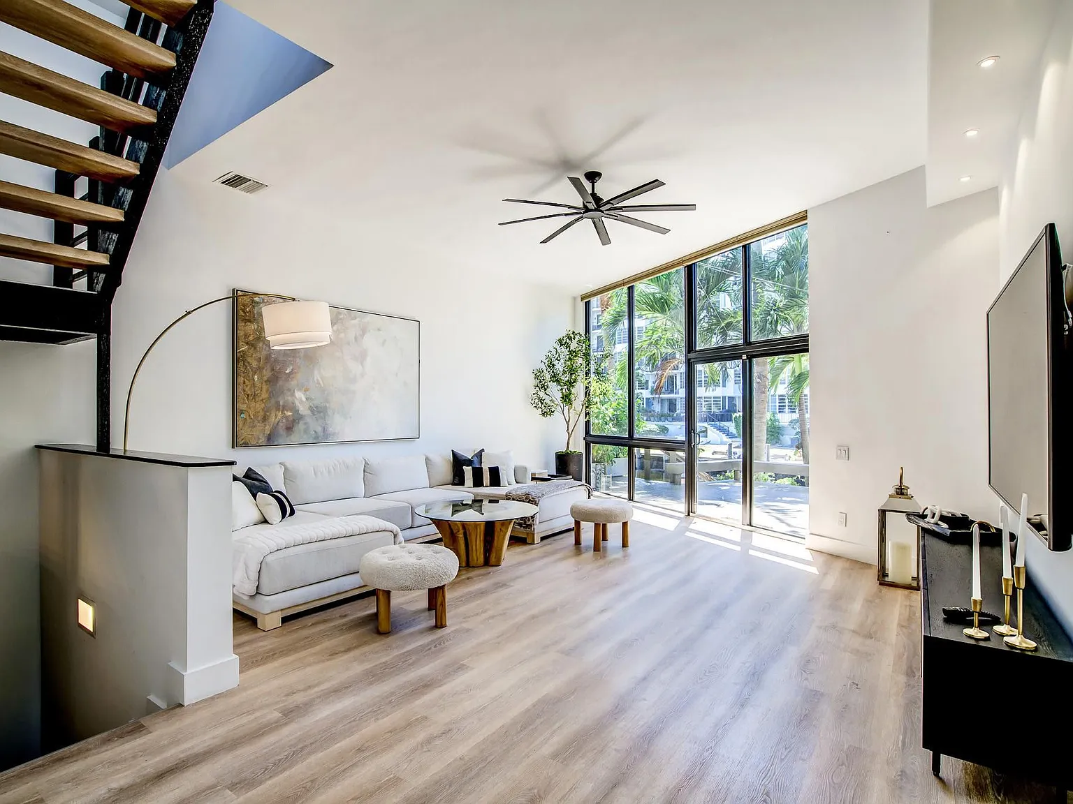 2 bed, 2.5 bath, 1806 sqft, $5,900 — Photo 4