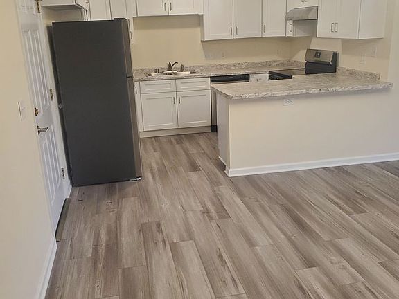 4th image of 235-333 Ledgewood Dr #307L