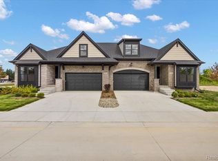 2019 Breckenridge Ct, Rochester, MI 48307