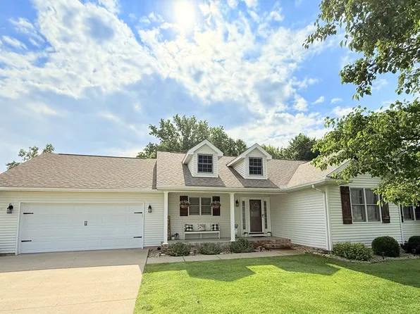 100 Pin Oak Ln, Harrisburg, IL 62946