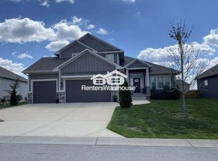 548 SE Colonial Dr, Blue Springs, MO 64014