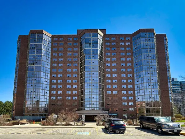 20 Baif Blvd #704, Richmond Hill, ON L4C 8T1