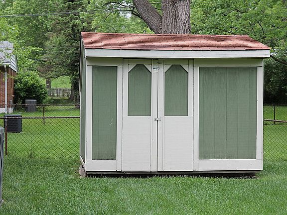5th image of 120 Saint Benedict Ln