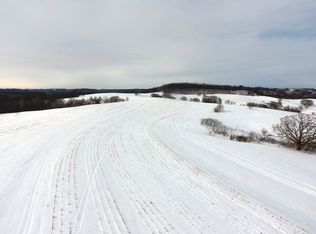 Hawk Ln, Prairie Du Chien, WI 53821