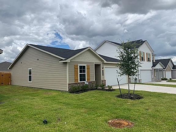 2nd image of 106 Bering Dr