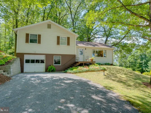 43 Whispering Oaks Rd, Lot, PA 17004