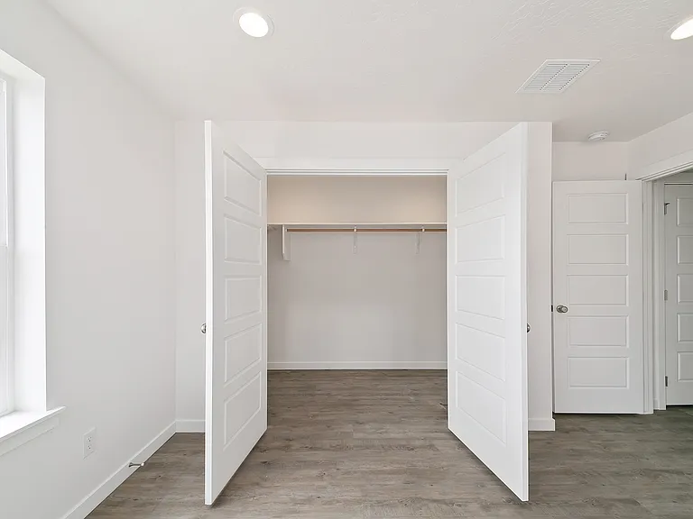 1326 N Meridian Rd — Photo 13