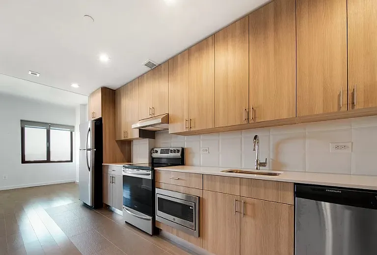 11-39 49th Ave #1109 — Photo 3