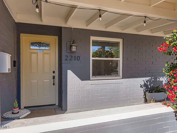 4th image of 2210 E CAMBRIDGE Avenue