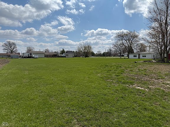 3rd image of 3760 N State Road 39