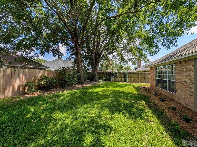 103 Clearview Dr — Photo 17
