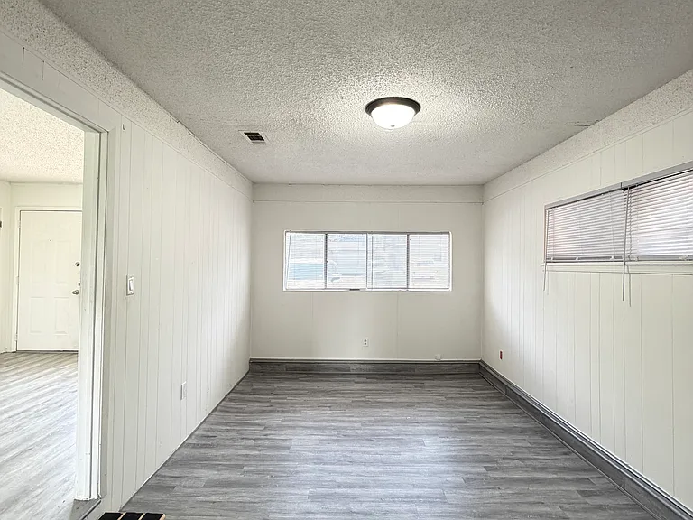 1109 E Inwood Dr — Photo 16