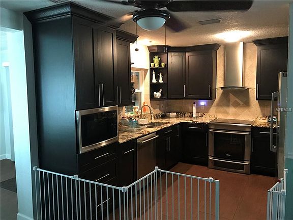 3rd image of 5855 Crane Pl