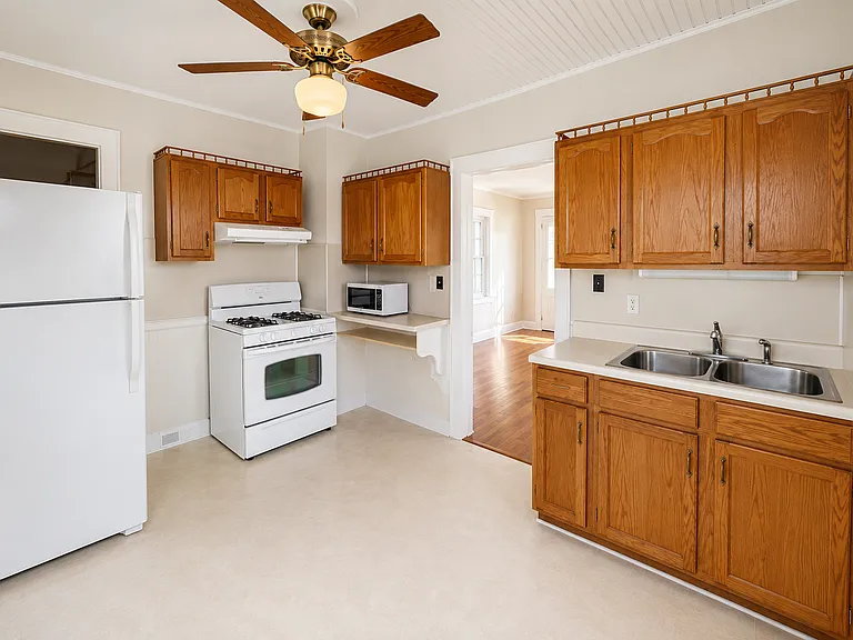 145 Breckenridge St — Photo 4