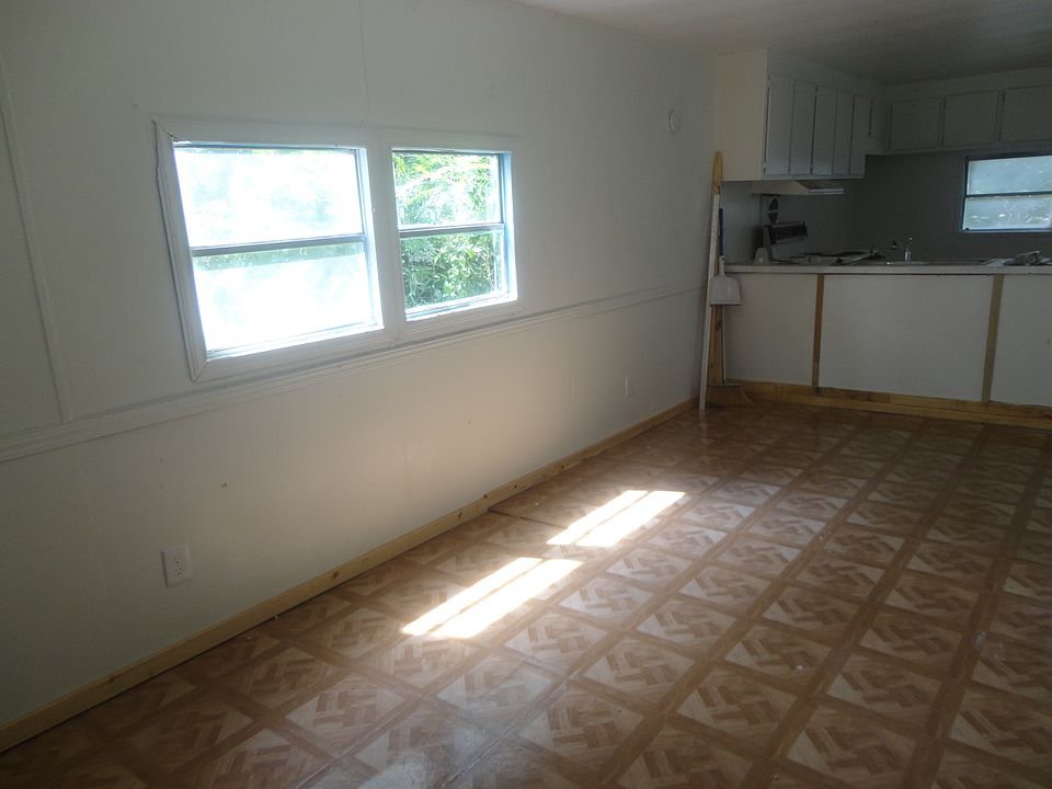 2nd image of 1122 1/2 N Grady Ave