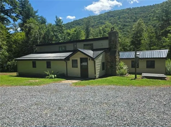 13368 Route 555, Benezette, PA 15821