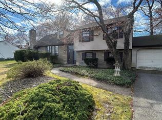 316 Farmdale Rd, Moorestown, NJ 08057