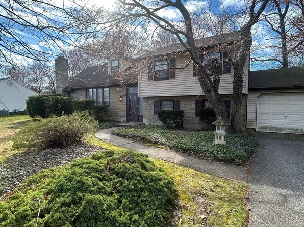 316 Farmdale Rd, Moorestown, NJ 08057