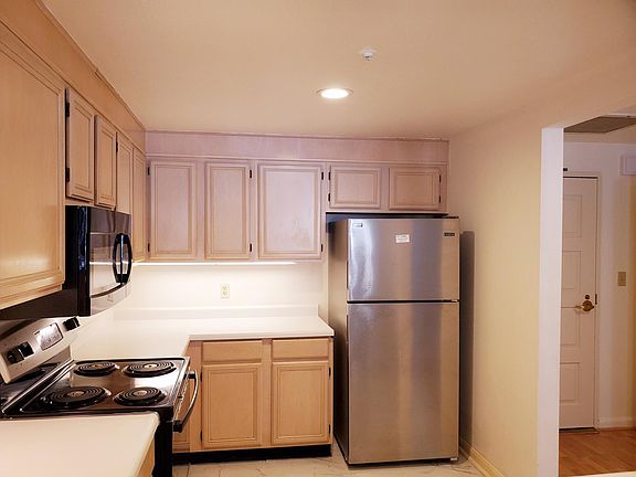 4th image of 550 Ortega Ave APT A106