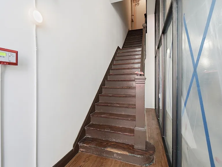 907 Main St #9 — Photo 28