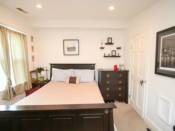 5th image of 1704 Wallace St APT 301