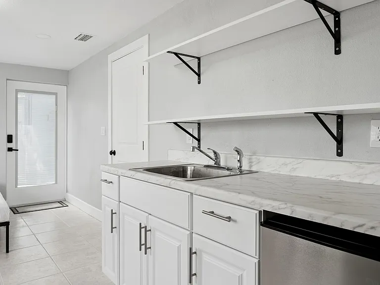 4519 Venetian Blvd NE #1 — Photo 10