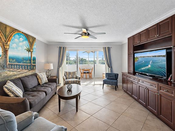 3rd image of 225 Bonnie Blvd APT 407