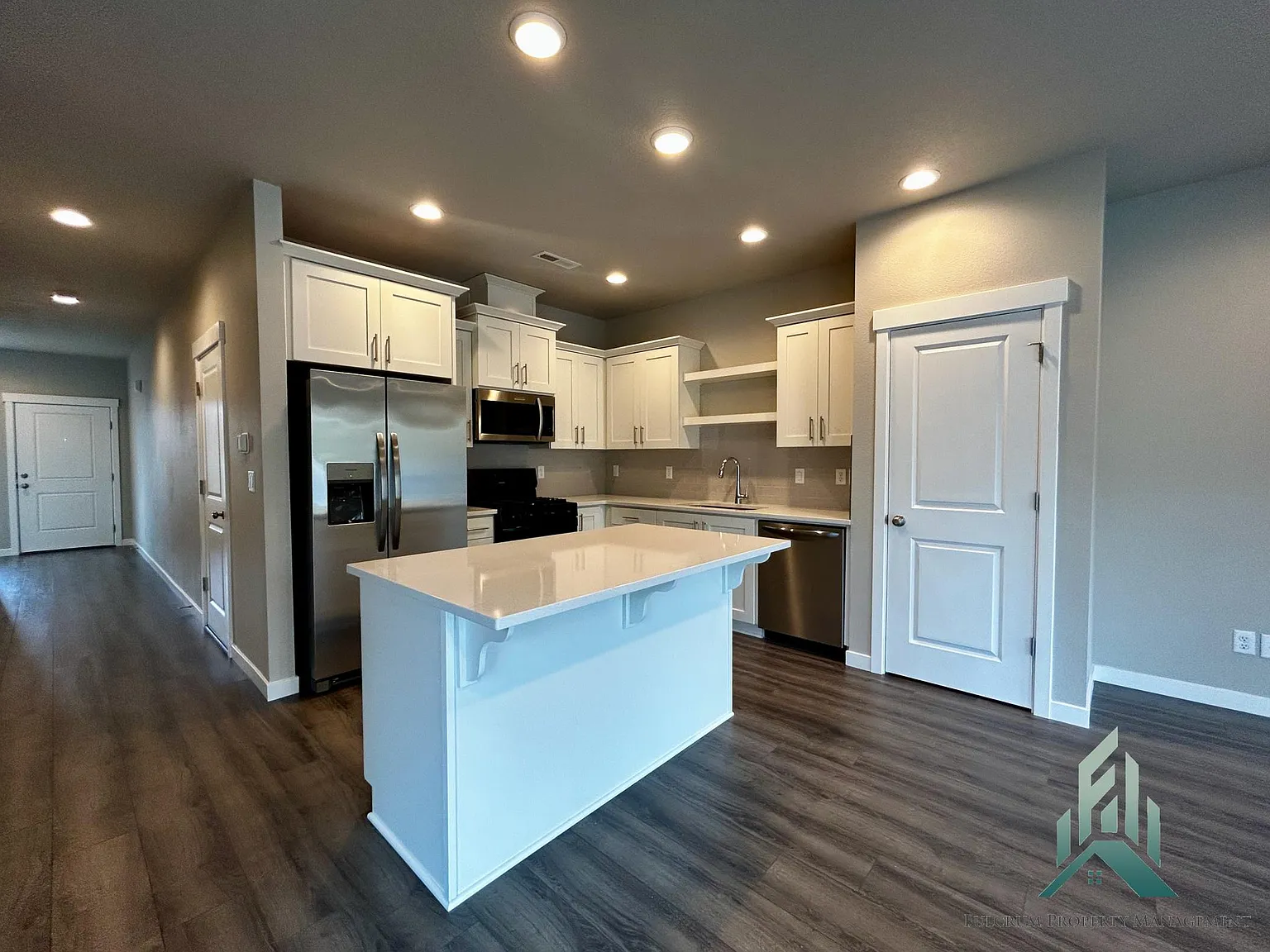 3 bed, 2.5 bath, 1596 sqft, $2,695 — Photo 3