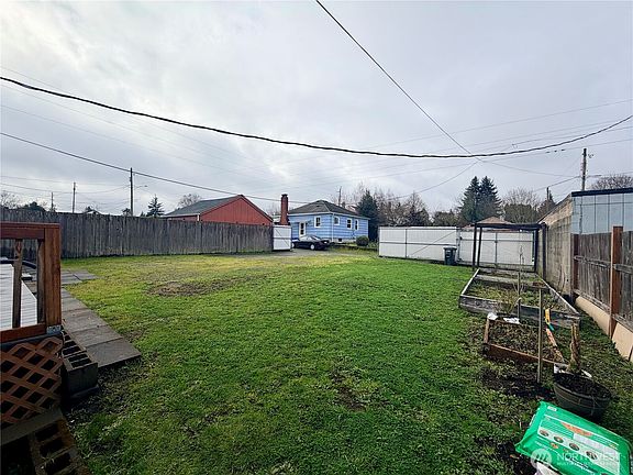 5th image of 6014 Pacific Avenue
