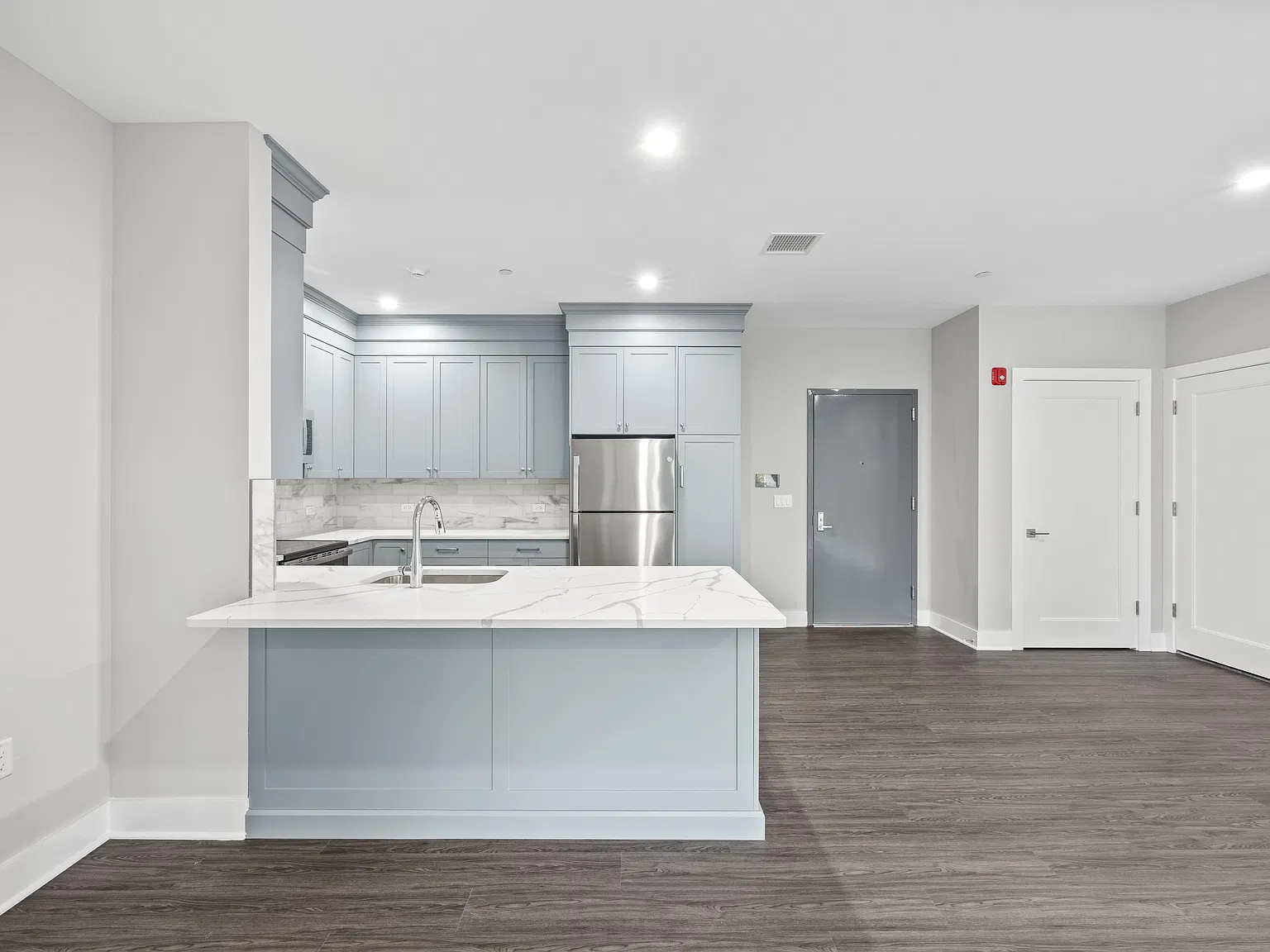 2 bed, 1196 sqft, $3,850 — Photo 3