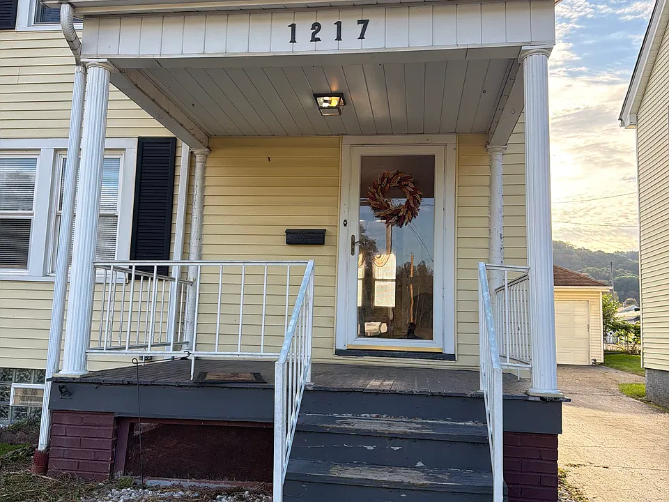 1217 N River Ave