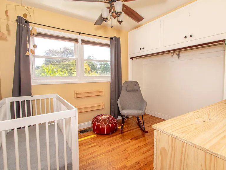 Well Maintained & Bright Detached 2 bed / 1 bath Home In Quiet Neighborhood of North Park - Peak ... — Photo 7