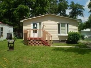 546 Snyder Rd, Highland, MI 48357