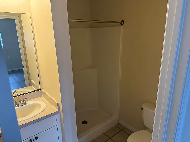 1129 Graystone Ave — Photo 5