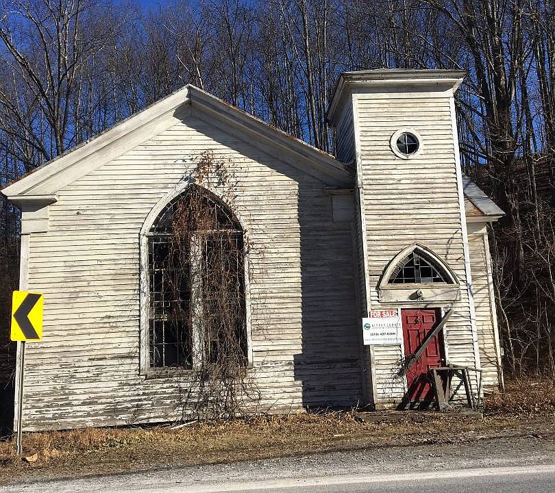 2nd image of 936 Main St Sr #145
