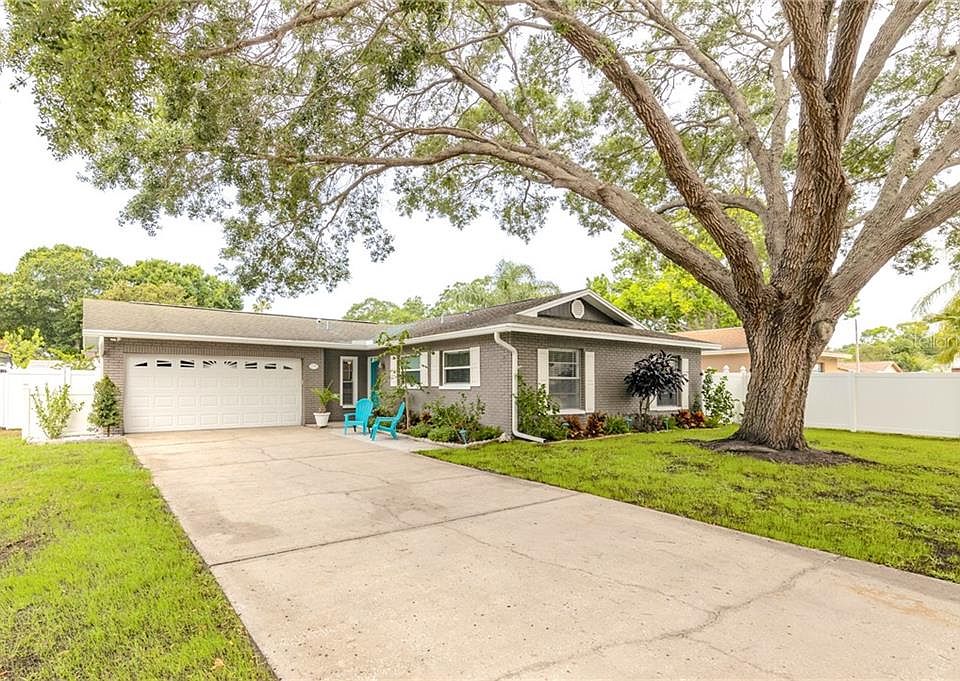 1st image of 1590 Dinnerbell Ln E