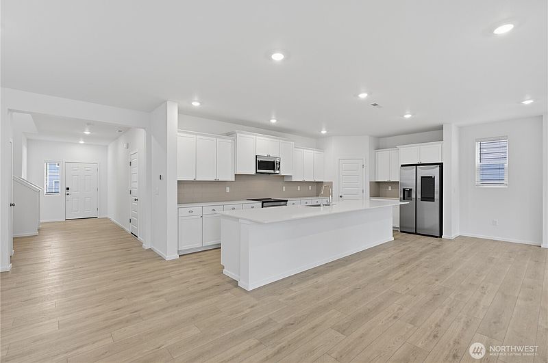 2nd image of 14405 204th Avenue Ct E