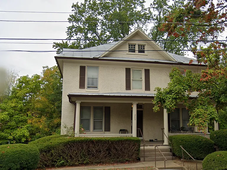 205 S Willow St #B — Photo 14