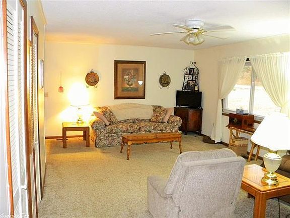 5th image of 603 Red Oak Ln