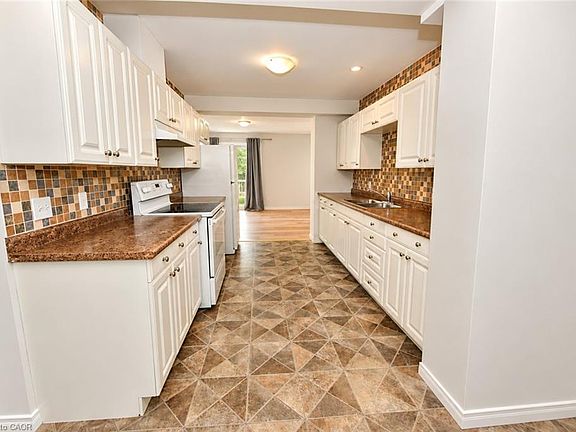 4th image of 23 Howe Dr #8