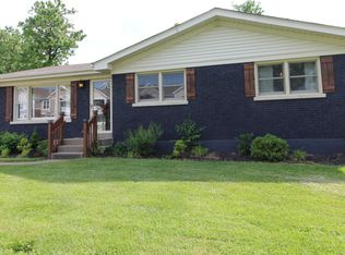 9108 Blowing Tree Rd, Louisville, KY 40220