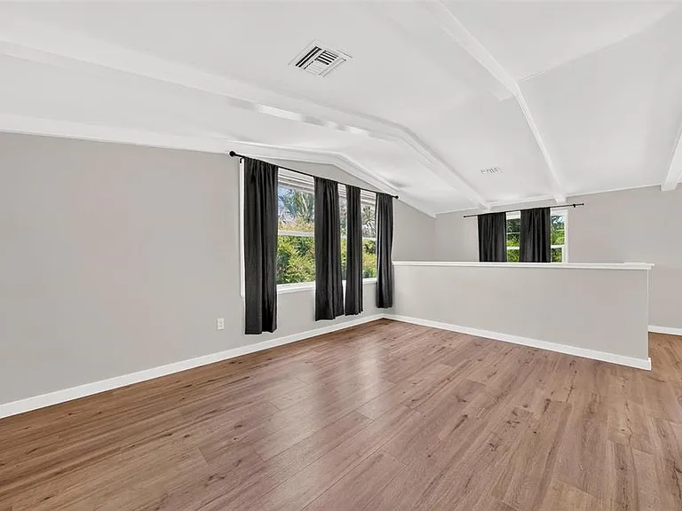 1099 Grove Ave — Photo 36