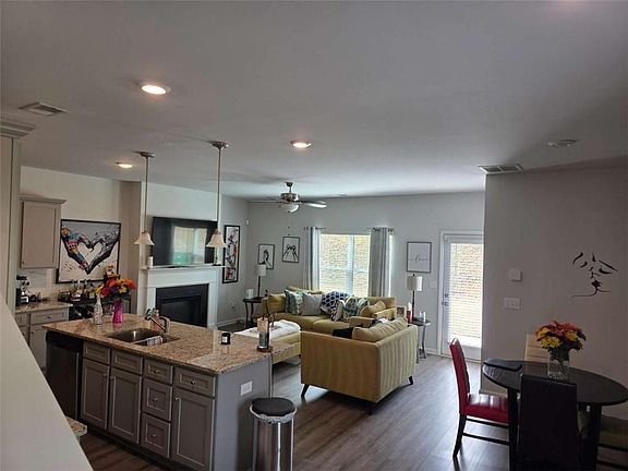 4th image of 7539 Knoll Hollow Rd