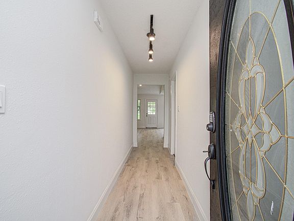 4th image of 114 Swiss Ln