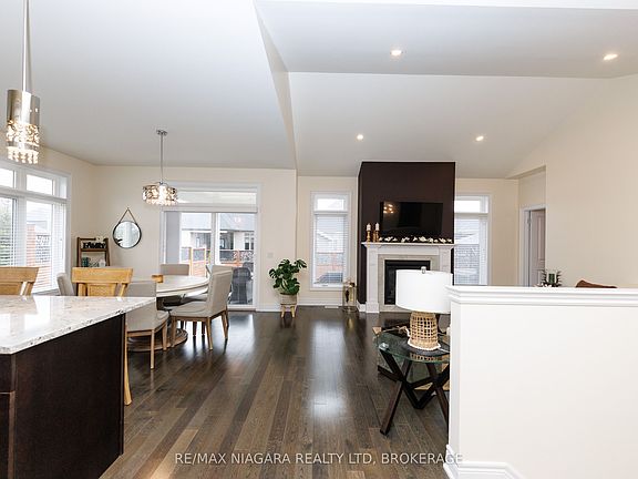 4th image of 4049 Village Creek Dr