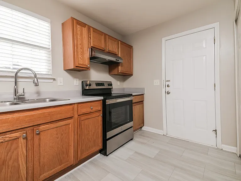 248 N Weststone Blvd — Photo 7
