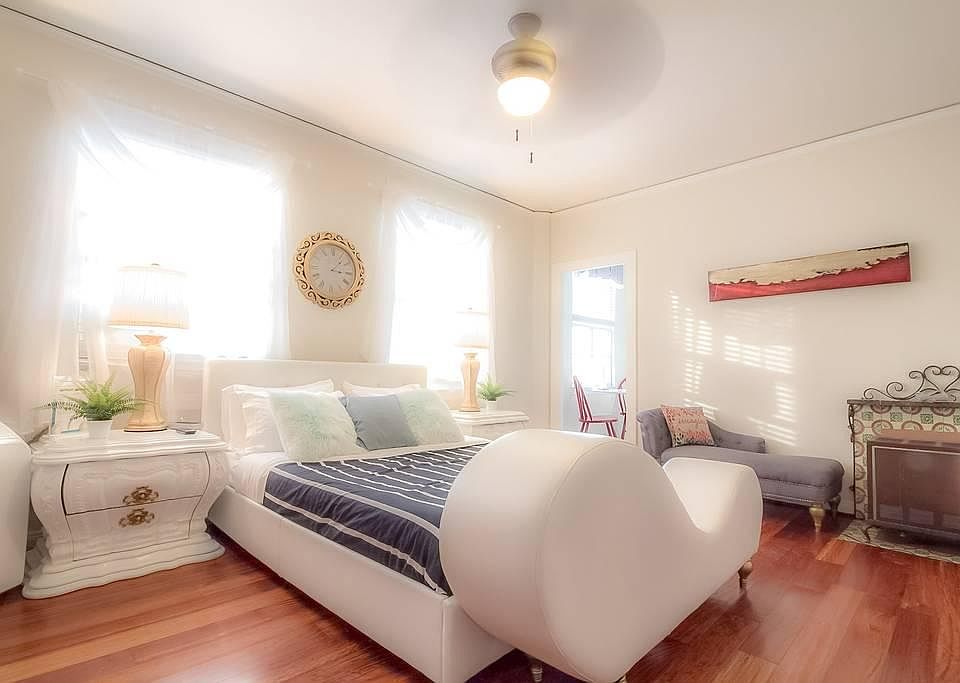 1st image of 229 W 6th St APT 207