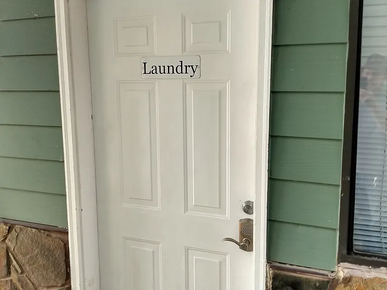 1411 Laurel St — Photo 5