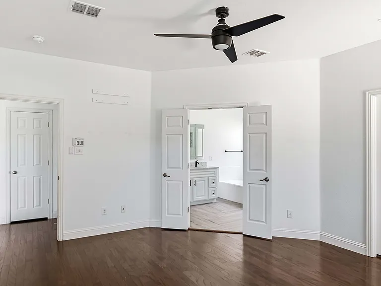 5918 Lafayette Dr — Photo 20